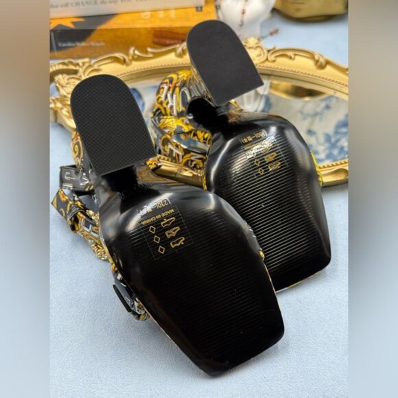 🆕 VERSACE JEANS COUTURE 🧿 NWOB Logo Couture Kirsten Heeled Sandals, Black Sz 7 - Picture 14 of 16